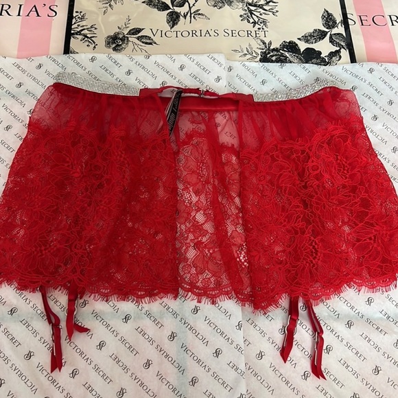Victoria’s Secret Rhinestone Shine Red Lace Skirt with Garters NWT - Picture 15 of 16